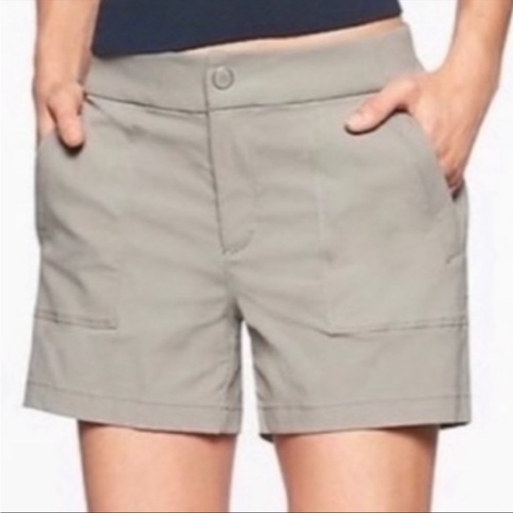 Athleta Grey Trekkie 4" Silver Grey
Hiking Shorts